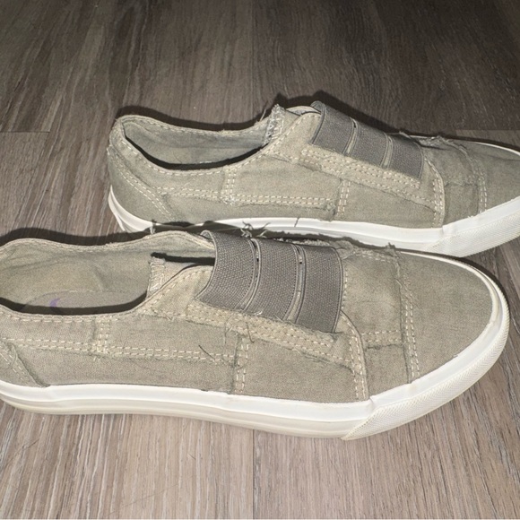 Blowfish Shoes - Picture 2 of 4